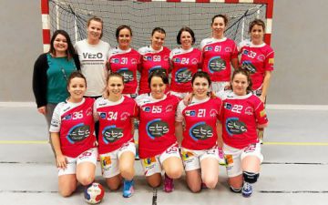 Les seniors filles 2 (de droite à gauche), debout : Manon Rebut, Anne-Laure Hemidy, Marie-Anne Pann, Typhaine Mazéas, Solenn Madec, Marianne Carton, Enora Vautier ; accroupies : Margaux Bongiovani, Pauline Moelo, Gaëlle Le Fur, Mathilde Le Bras, Juliette Barré