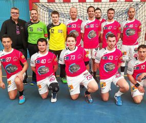 Les seniors gars 1. Debout : Thierry Pelleau (coach), Philippe Sagel, Alexis Vigouroux, Samuel Lardeux, Cédric Pann, Jonathan Gourmelon, Dorian Le Menn, Benoît Le Roux. Accroupis : Jean-Baptiste Legrand, Gwendal Hebert, Jordan Pelleau, Kevin Liber et Sébastien Abalain